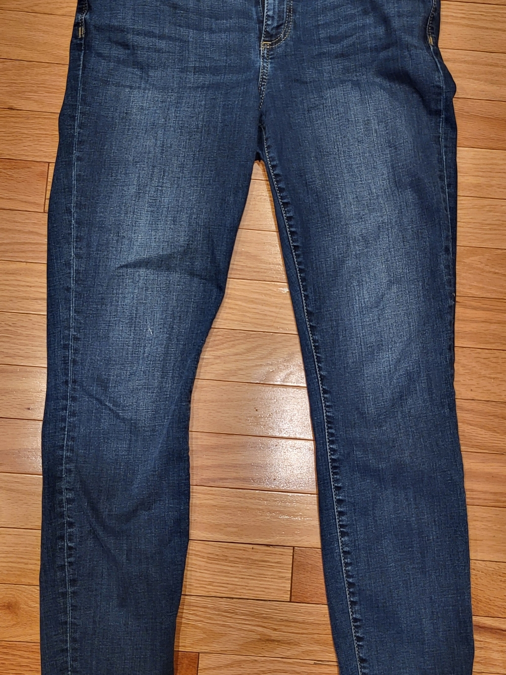 Studio Women's Skinny Jeans in Dark Blue Wash